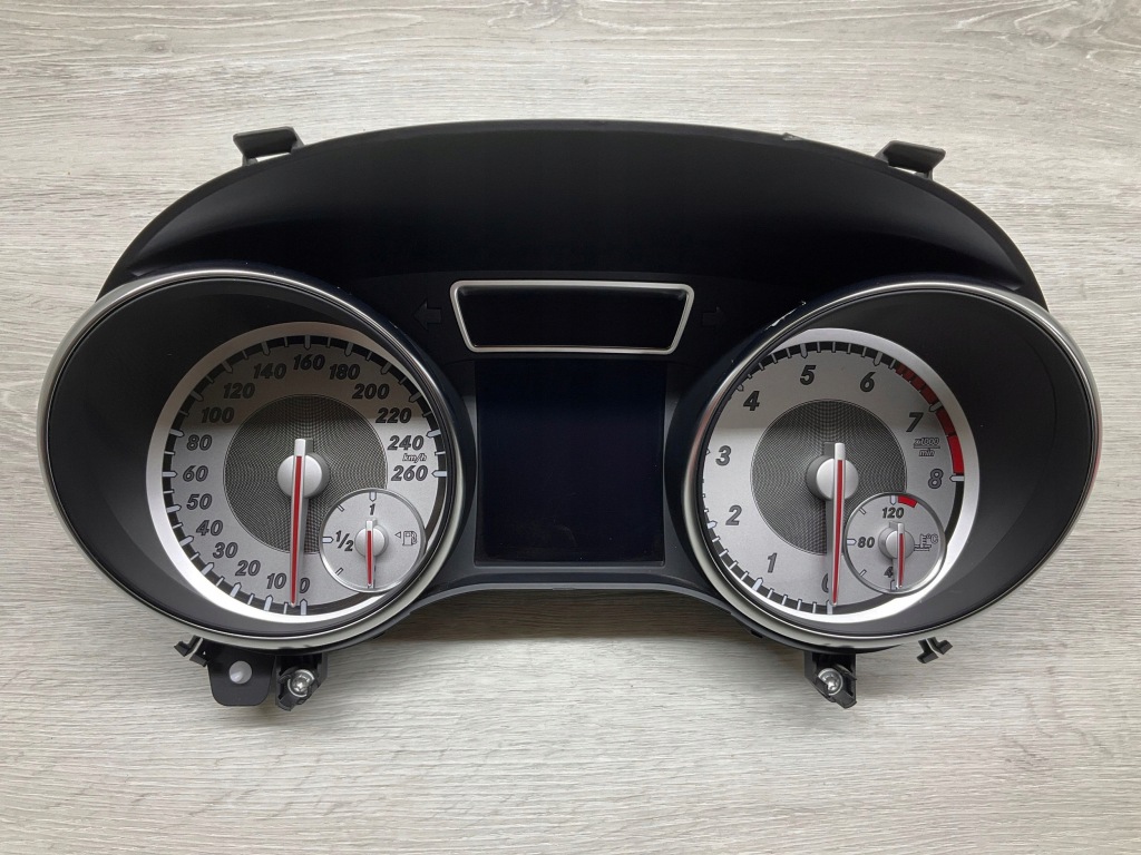 фото №1, Mercedes-benz gla w156 2017 середина лічильник / спідометр