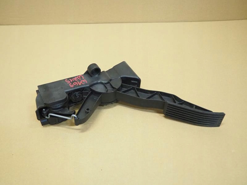 фото №1, Педаль газа потенциометр mercedes w169 w245 a1693000104