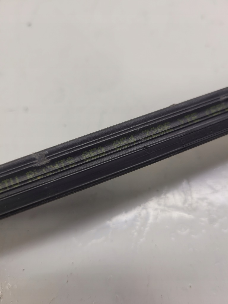 фото №5, Молдинг ущільнювач права audi a4 b7 8e0854328e