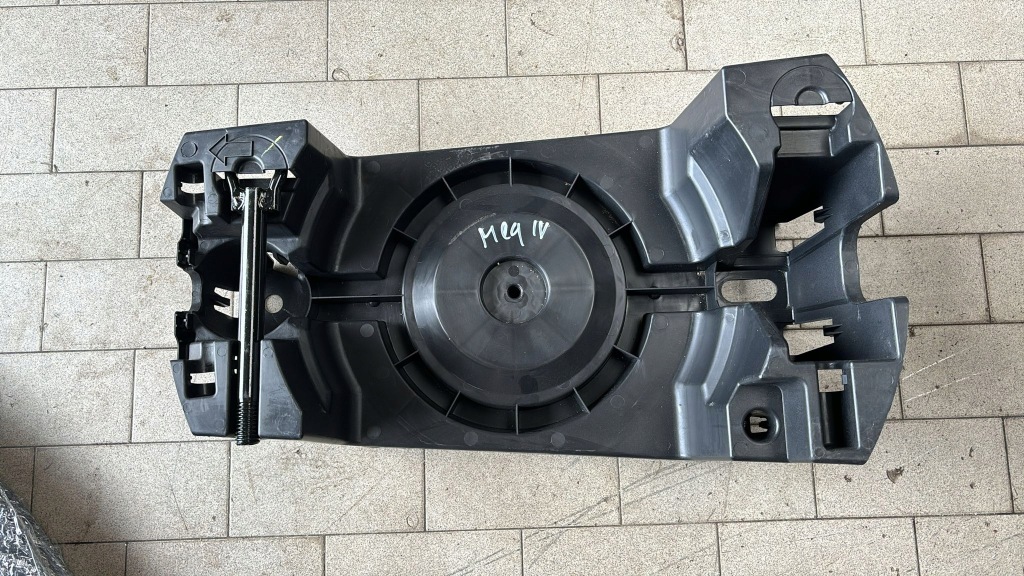 фото №1, Вкладыш багажника кронштейн колеса запасного renault megane iv 997502156r