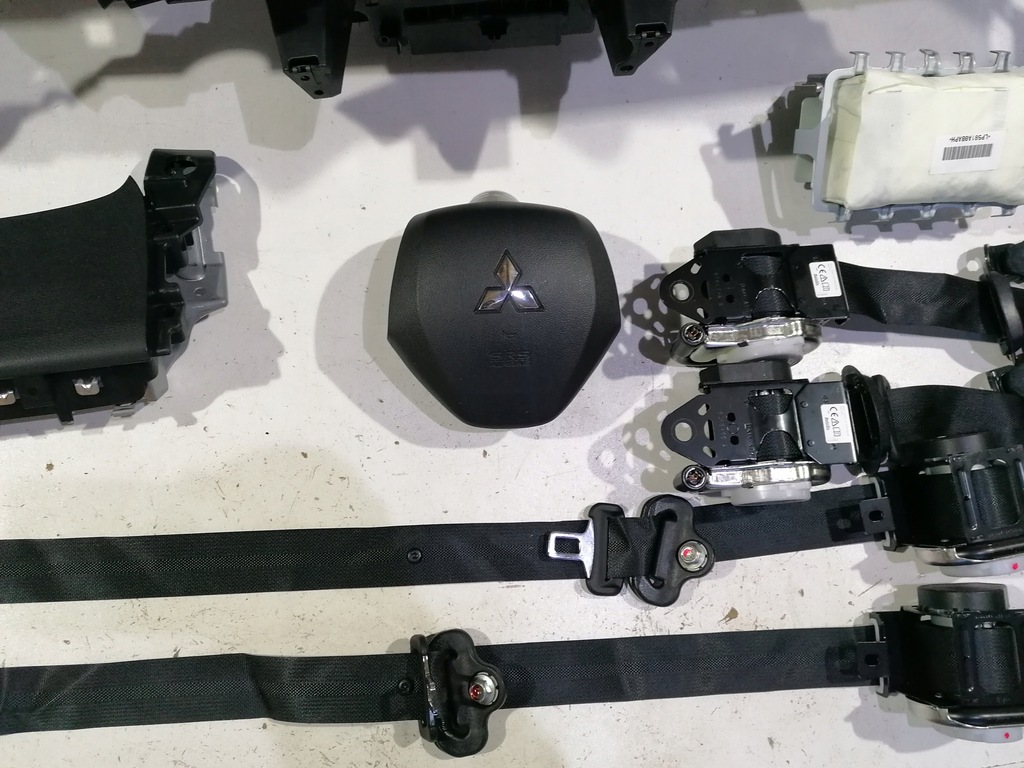 фото №7, Mitsubishi eclipse cross приборная панель консоль подушка безопасности подушки безопасности ремни oryg демонтаж