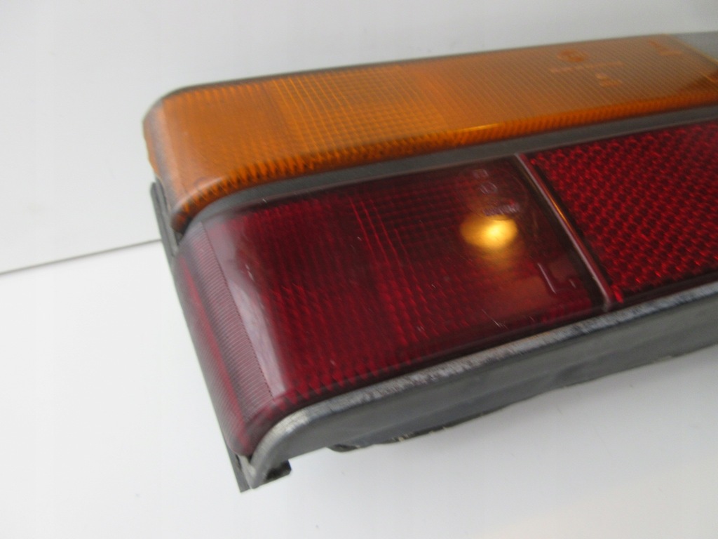 фото №7, Лампа задня ліва audi 100 c2 53264r + вкладиш