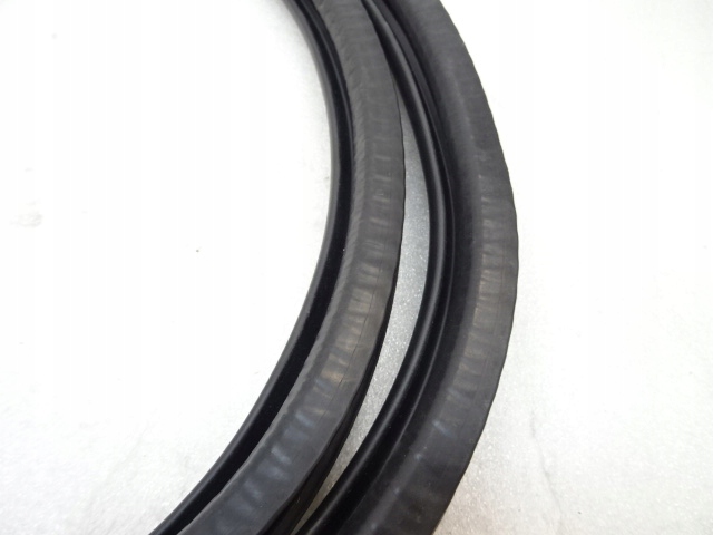 фото №5, Citroen ds7 правая прокладка дверь задних задняя