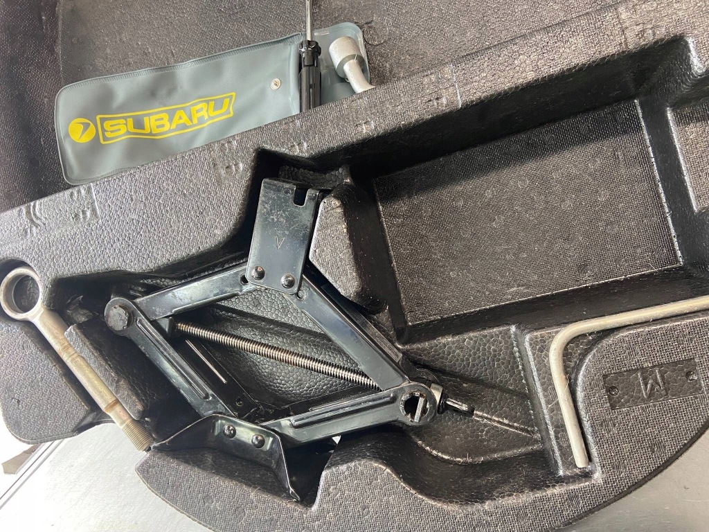 Вкладыш багажника пенопласт кулиса подъемник subaru xv 1 97035fj000 Киев