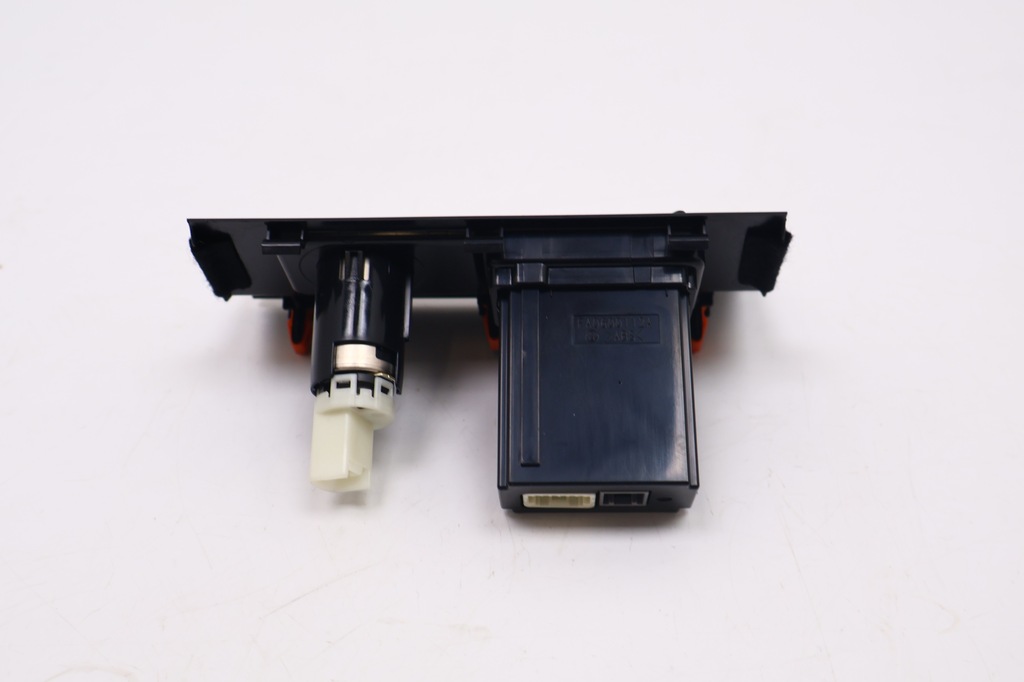 фото №3, Lexus rx iv port usb прикурювач 86190-78010