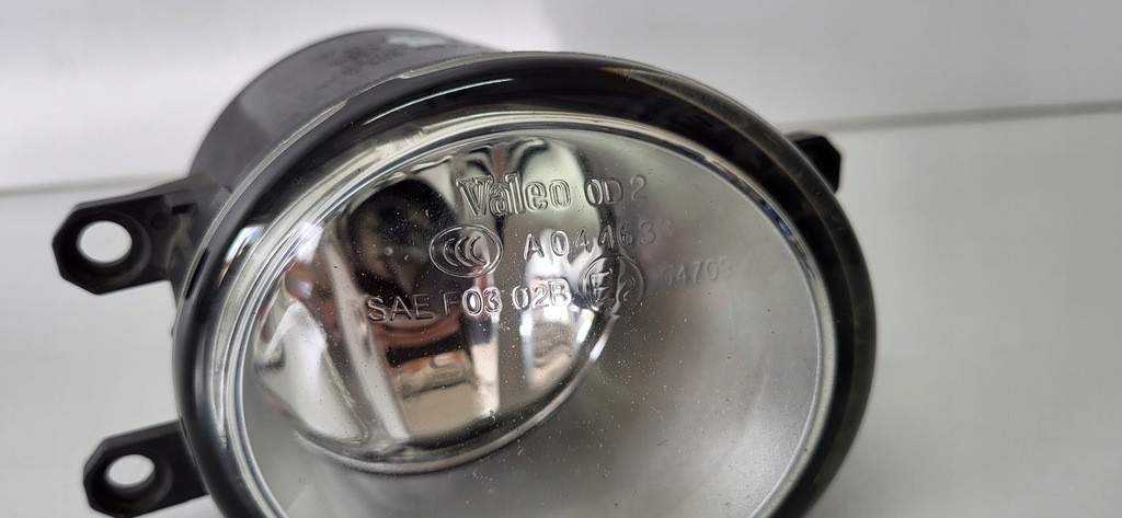 фото №12, Противотуманная фара toyota правый aygo avensis t27 verso lexus rx yaris iq 81210-0d041