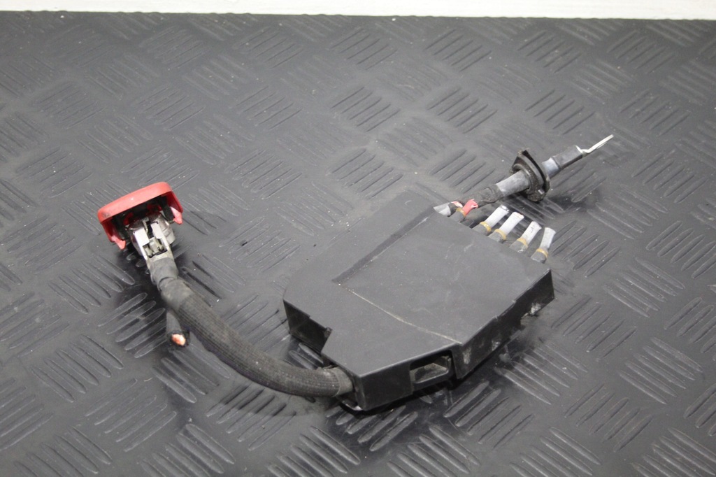 фото №1, Клема plus акумулятор peugeot 3008 ii 2 lift