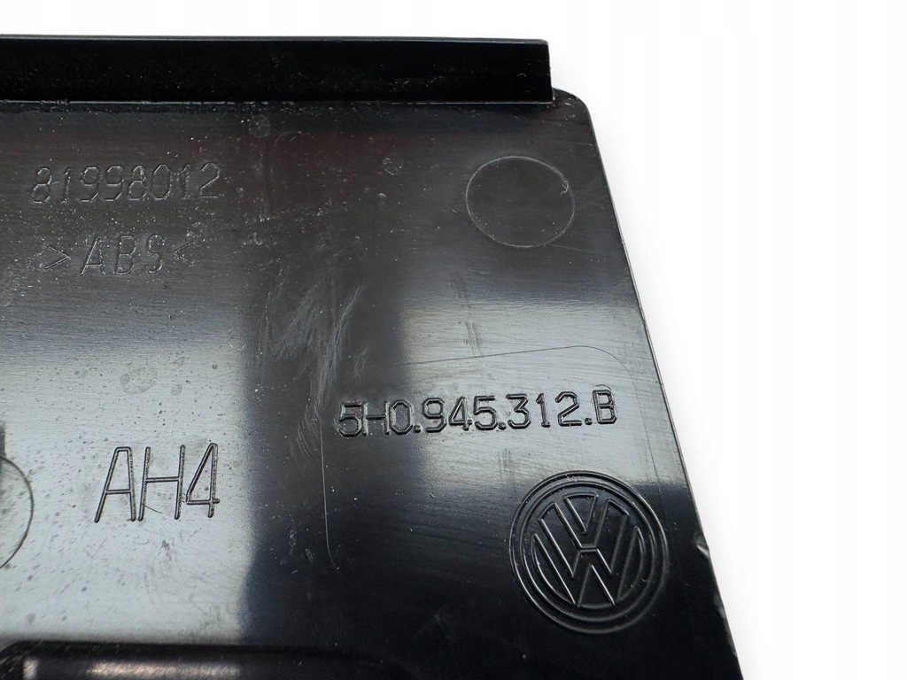 фото №7, Volkswagen golf viii 2023 молдинг pod фара задня