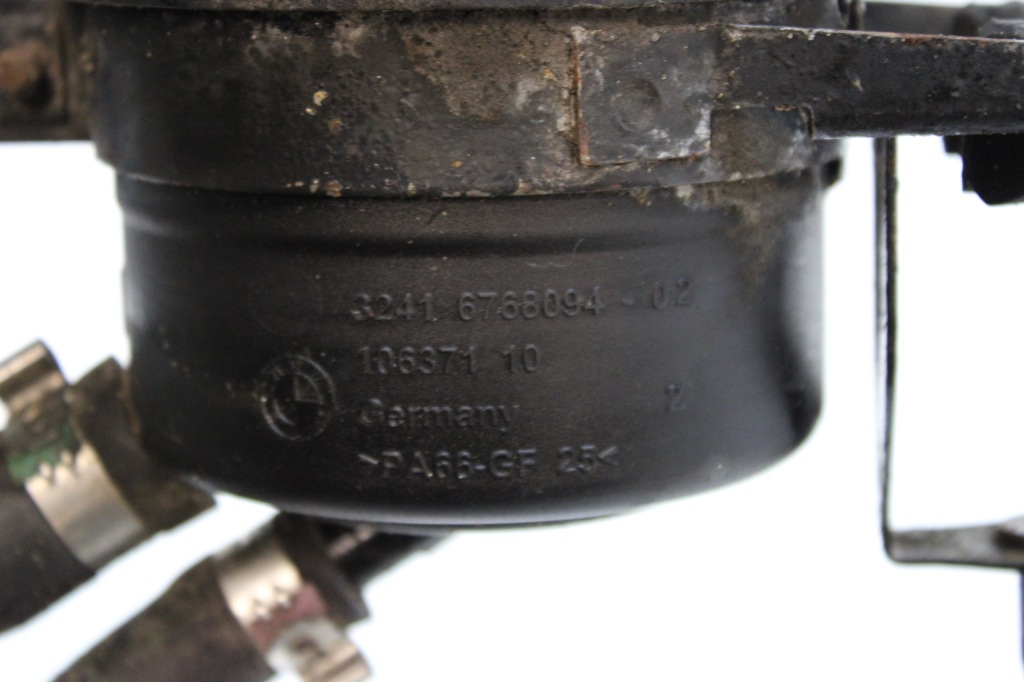 Купити Bmw e90 320d n47 бак бачок підсилювача шланг 6796345