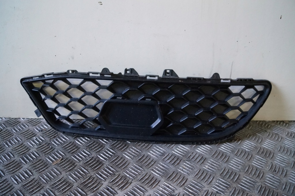 фото №1, Alfa romeo giulia решётка бампера правая 156107965 накладка