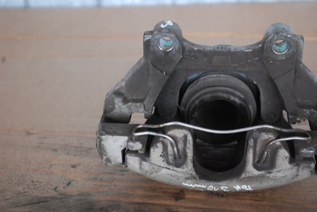 фото №7, Суппорт тормозной левый перед audi tt 8n 1.8t