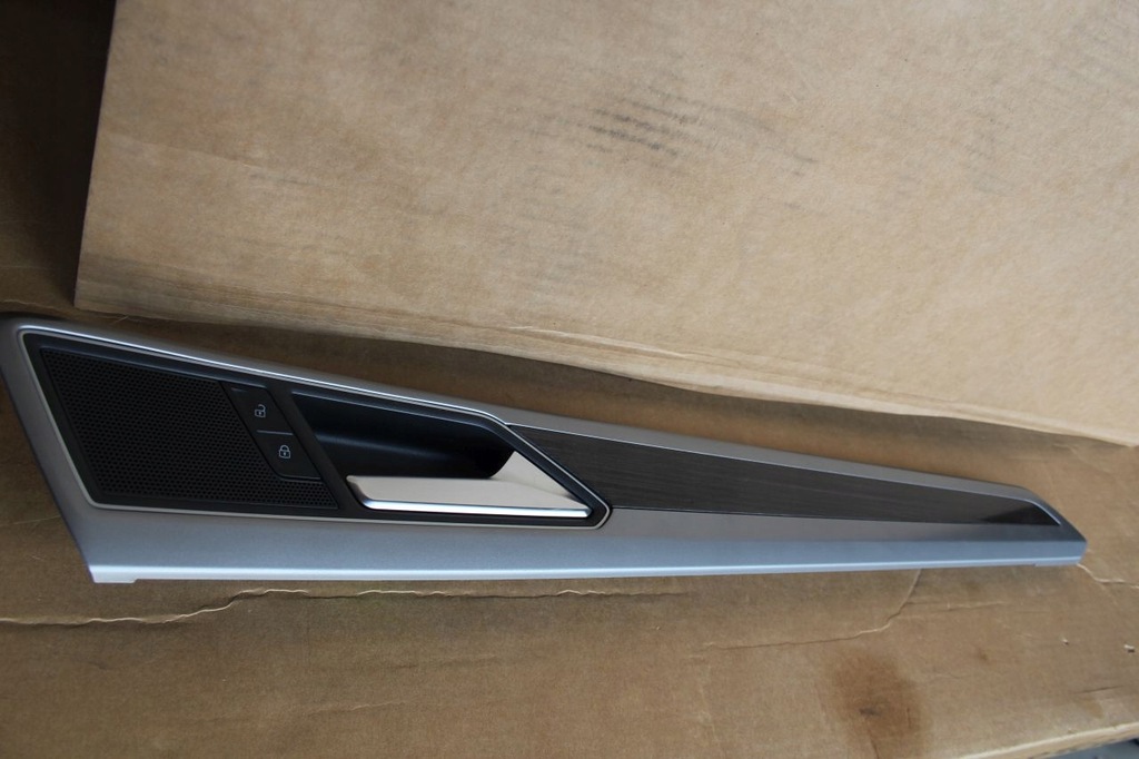 фото №1, Молдинг дверь перед правое vw atlas 3cn867062