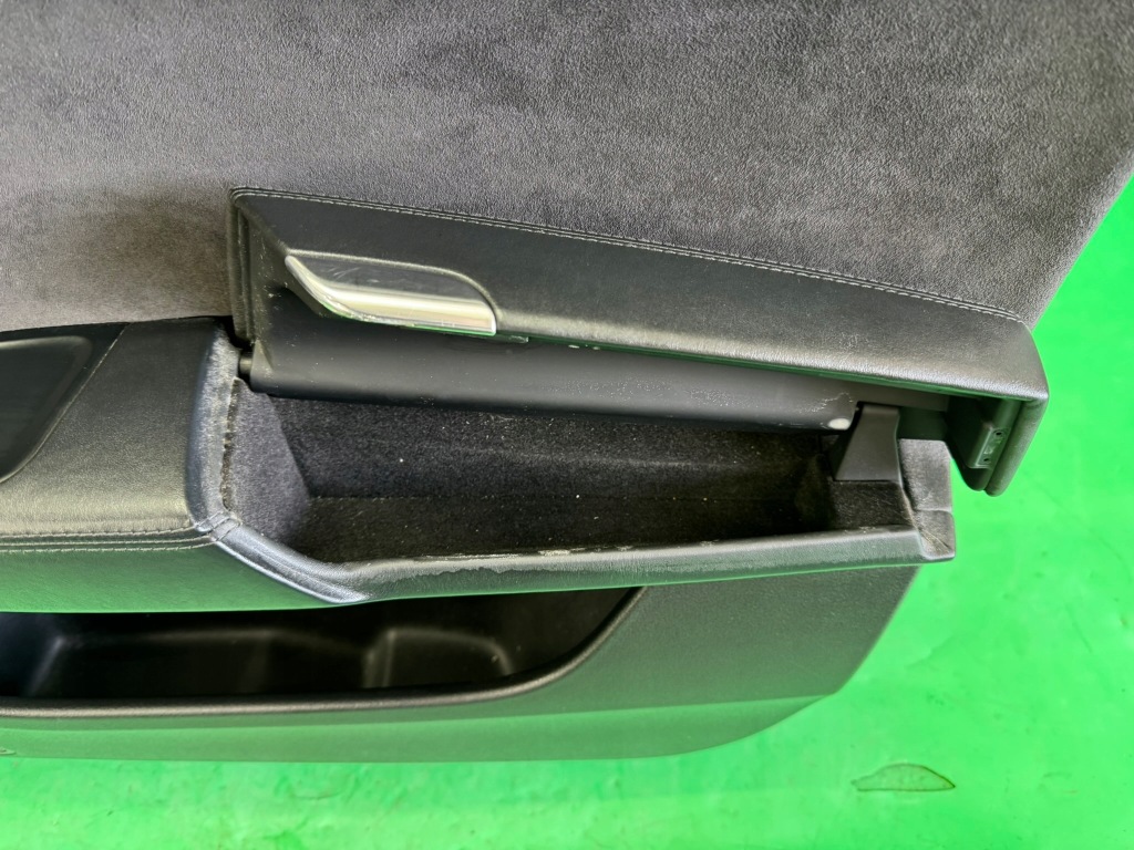 Купити Обшивка правий перед оббивка двері правий передня audi a8 d4 09- європа