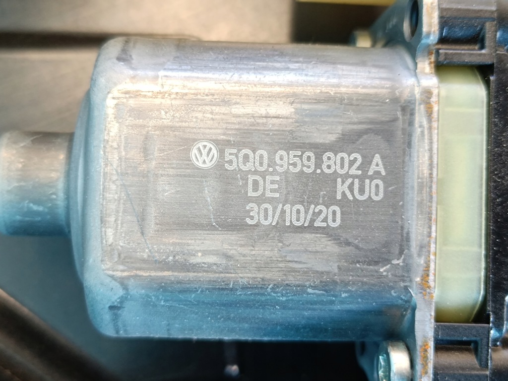 фото №13, Vw golf viii variant 1.5 e-tsi 2021r механизм стекло правый перед 5h0837402f