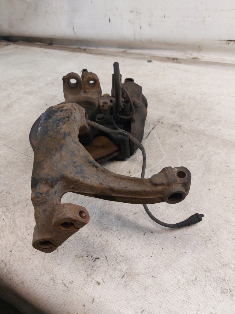 фото №10, Поворотний кулак ліва передня audi a6 c5 2.5tdi