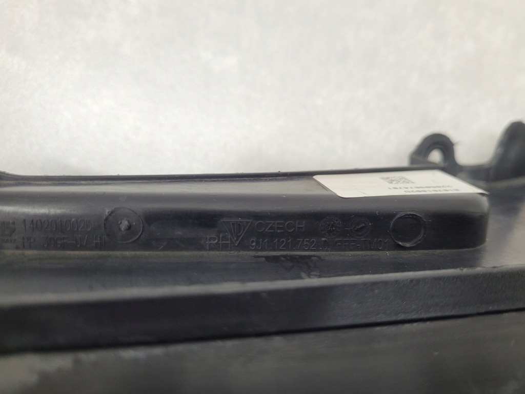 фото №13, Повітропровід шторка жалюзі повітря права porsche taycan 9j1 19-