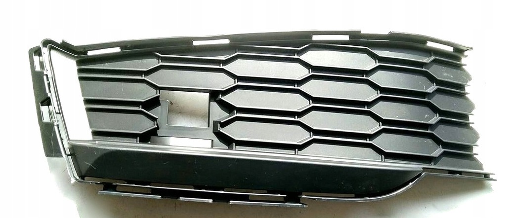 фото №1, Решётка бампера перед левая skoda kamiq