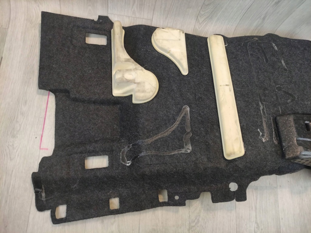 Tesla model 3 обшивка пол водителя левое  перед 110967800a Недорого