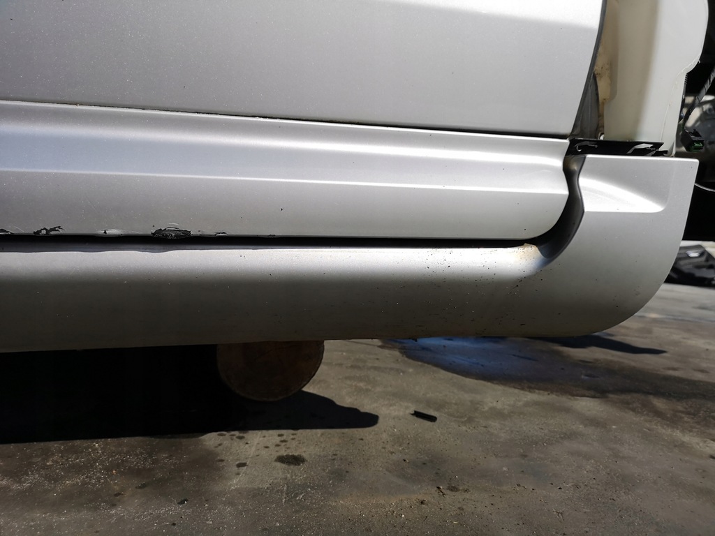 фото №5, Молдинг порог правая audi a8 d3 короткий ly7w lubels