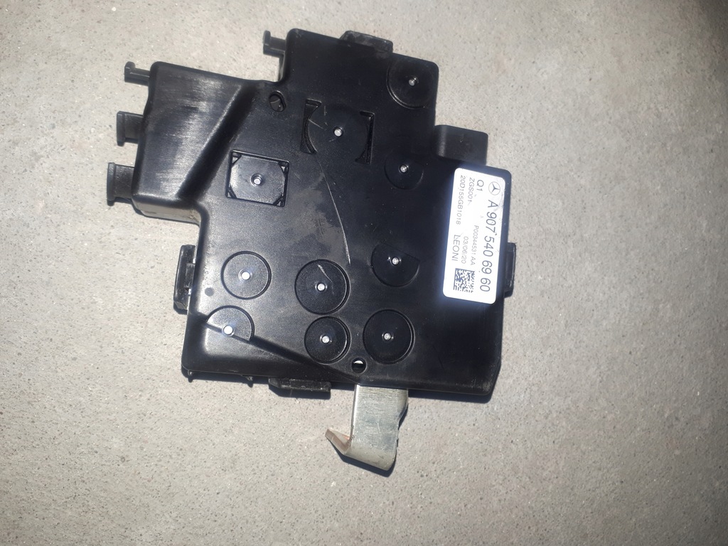 фото №1, Mercedes sprinter 907 910 коробка предохранителей 9075406960