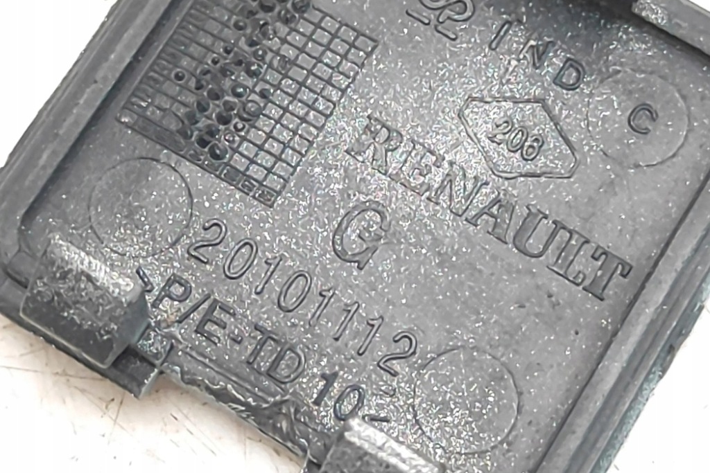 фото №1, Заглушка фаркоп заднего бампера renault grand scénic iv r9_ 20101112 2.0l