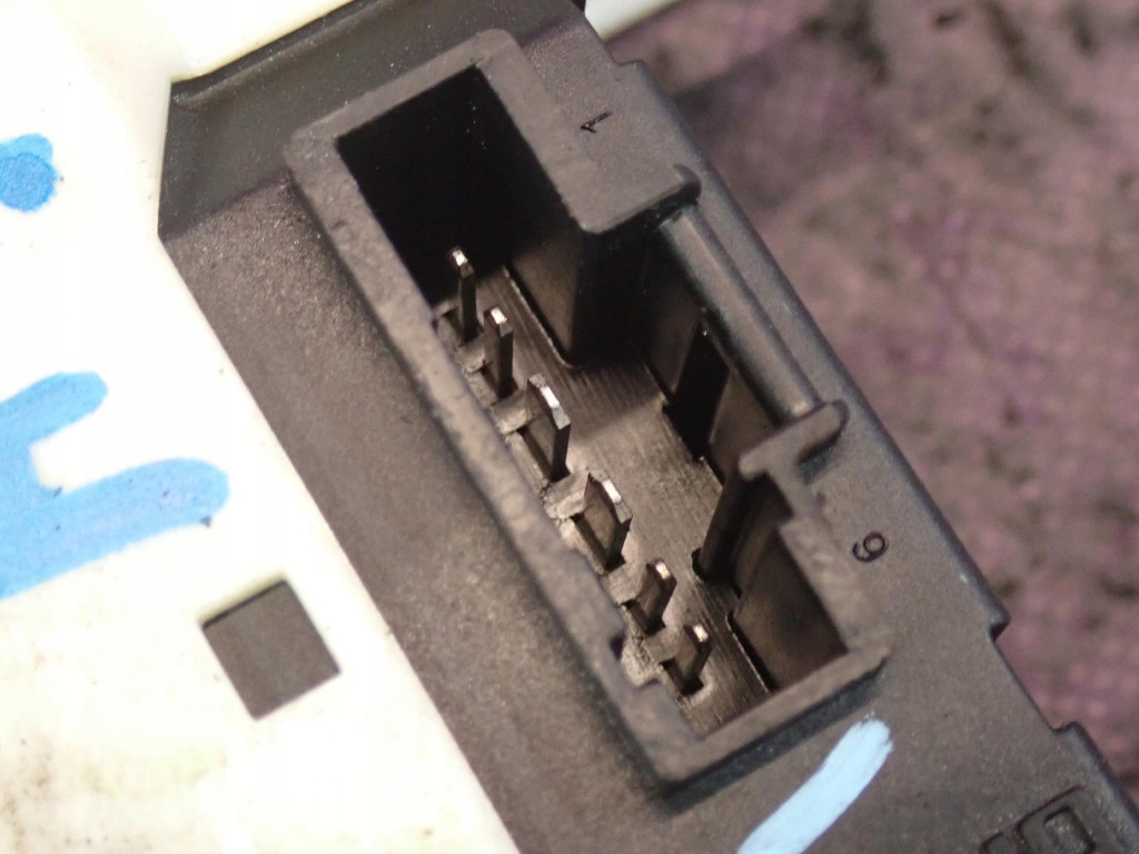 фото №4, Renault laguna iii kombi подъемник стекло задняя левый 827310001r 978402-104