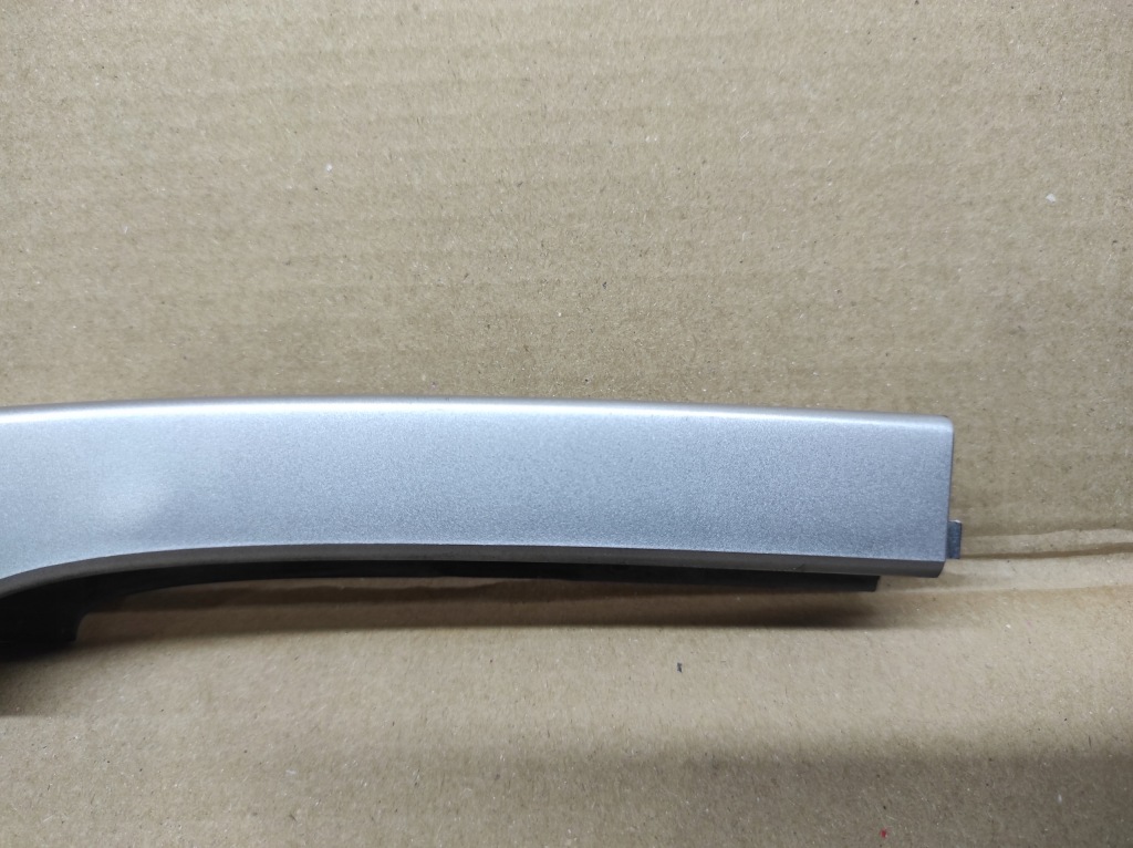 Купити Заглушка накладка рейлінг права перед renault laguna 3 універсал