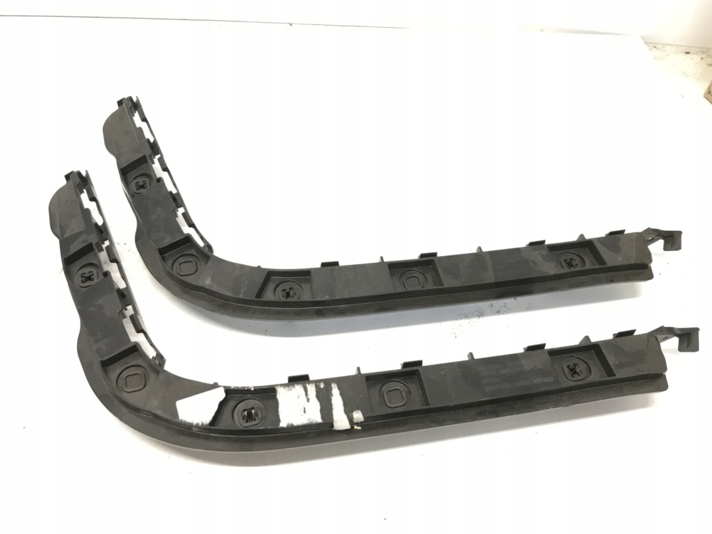 фото №1, Tesla 3 напрямна бампера правий задня 1083991-00-j