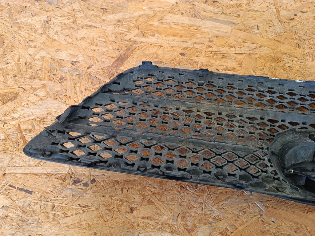 фото №8, Решётка решётка радиатора решётка радиатора бампера перед 53111-02150 toyota corolla e12 hb