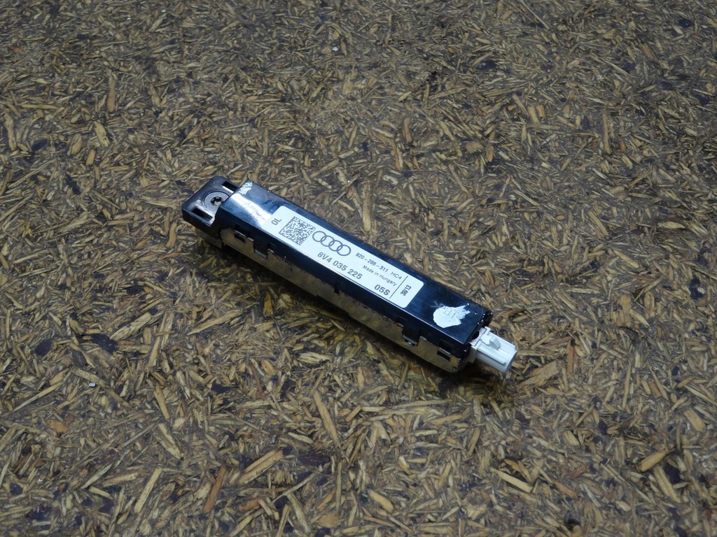 фото №13, Audi s3 a3 8v 8v4 5d sportback усилитель антенный 8v4035225