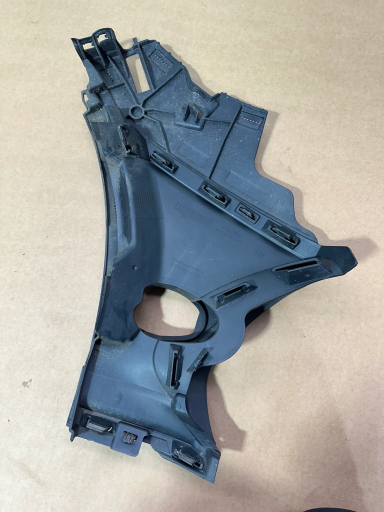 фото №10, Усилитель бампера левая, направляющая левый mercedes eqa w243, h243 amg