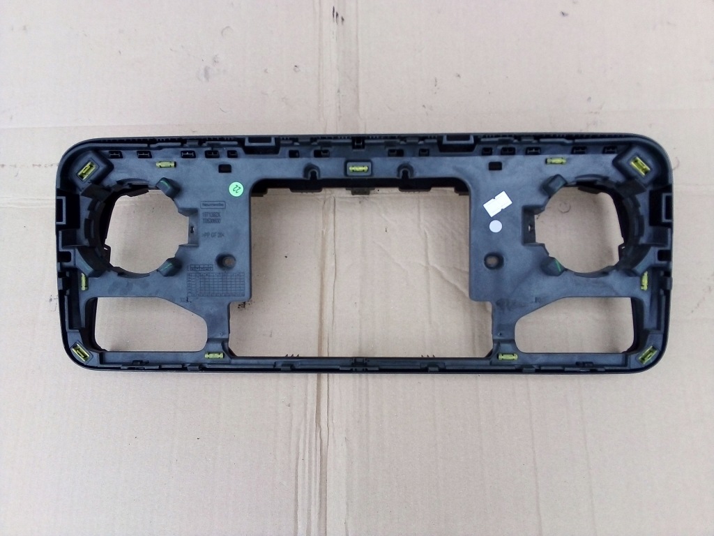 Купити Панель захист корпус накладка радіо mercedes sprinter 907 910