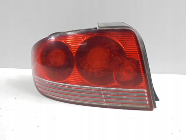 фото №1, Hyundai sonata iv ef лампа задня ліва lift sedan 92401-3d0 + вкладиш