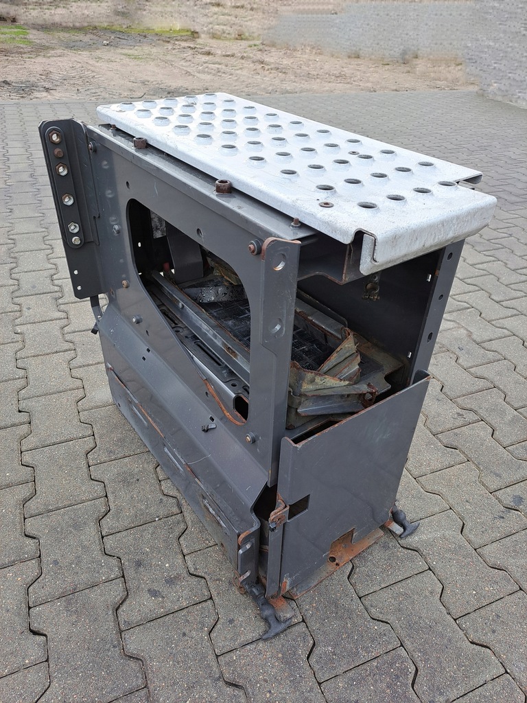 фото №2, Основание кронштейн коробка аккумуляторов renault magnum dxi