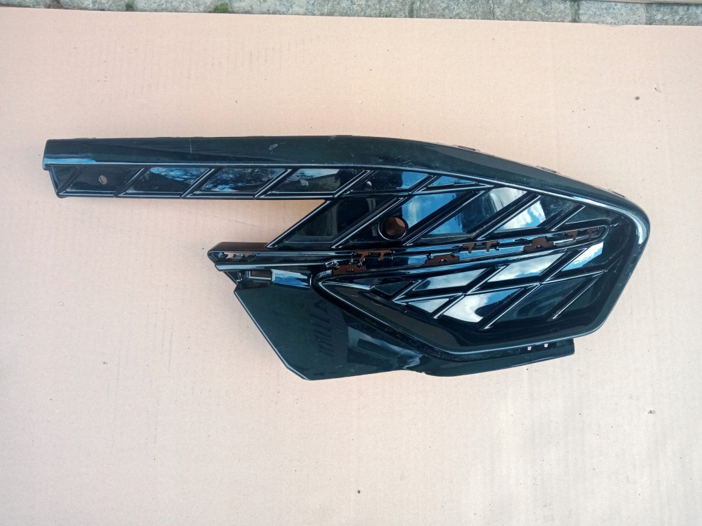 Купити Seat cupra formentor ліва решітка бампер перед 2019r-