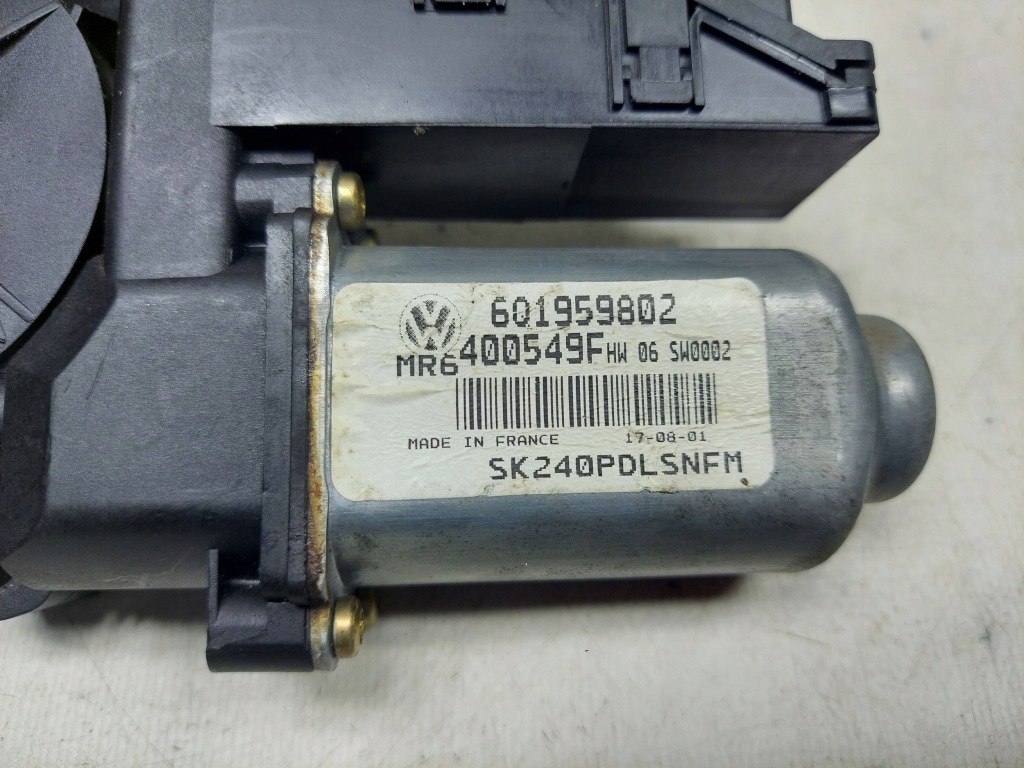 Моторчик стекло правый перед 6q1959802 skoda fabia 1 Недорого