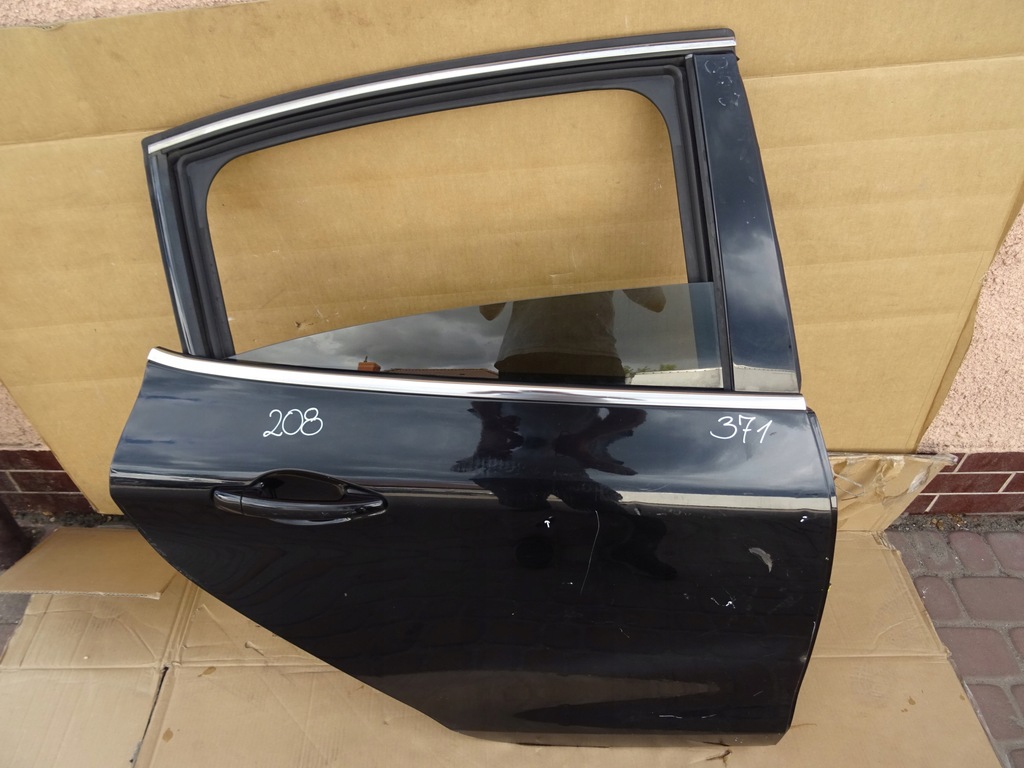 фото №1, Peugeot 208 дверь правое задняя задние белый