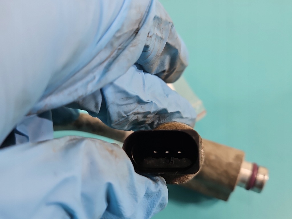 фото №7, Шланг кондиционера трубка vw touran i 1t0820741al 3 pin