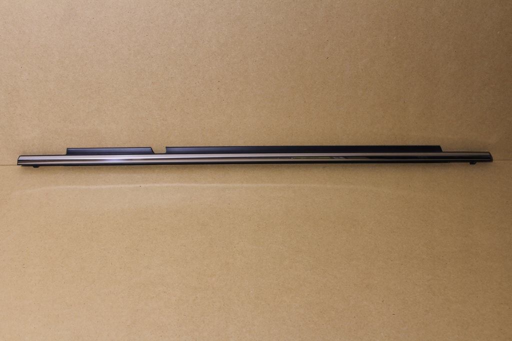 фото №1, Молдинг уплотнитель дверь задняя правый mazda 6 gj gl