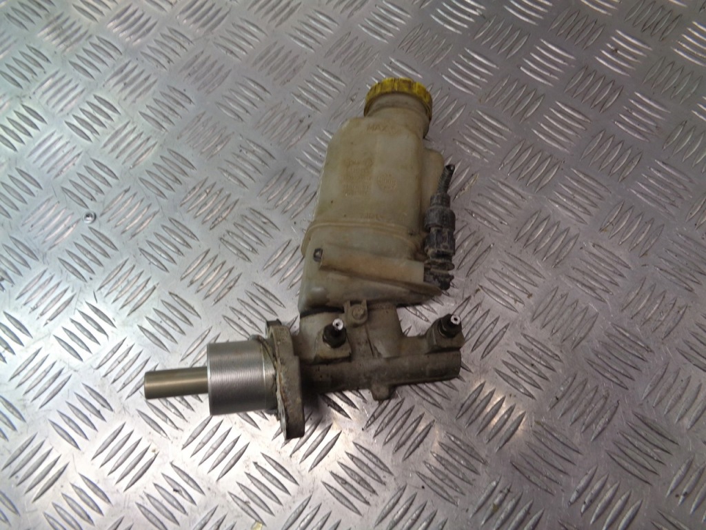 Купити Насос гальмівна alfa romeo 147 1.9 jtd 32066966