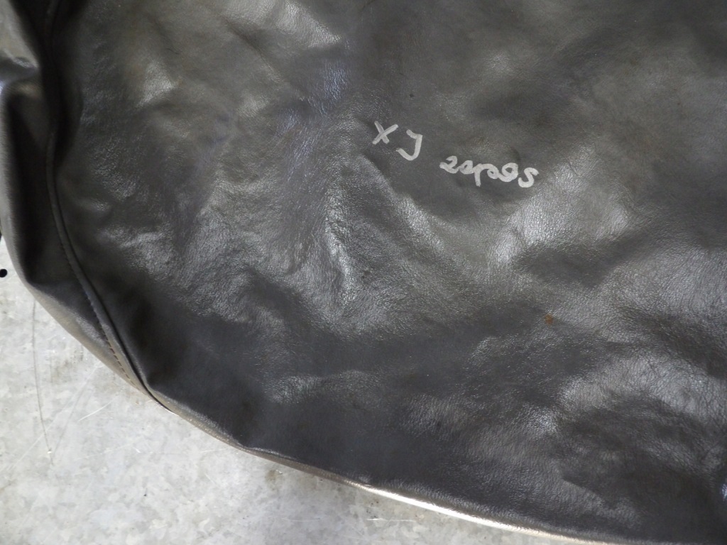 фото №5, Jeep cherokee xj чехол колеса запасного