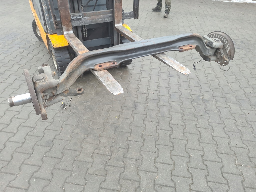 фото №1, Балка oś передняя поворотный кулак fi 78 low крышка renault gama t volvo fh 4 fh 16