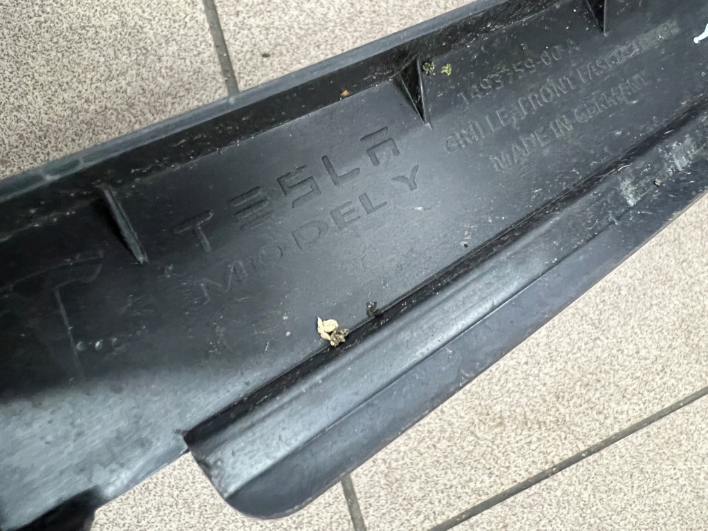 фото №14, Tesla model y 20- решітка решітка радіатора середня бампера перед 1493759-00-a