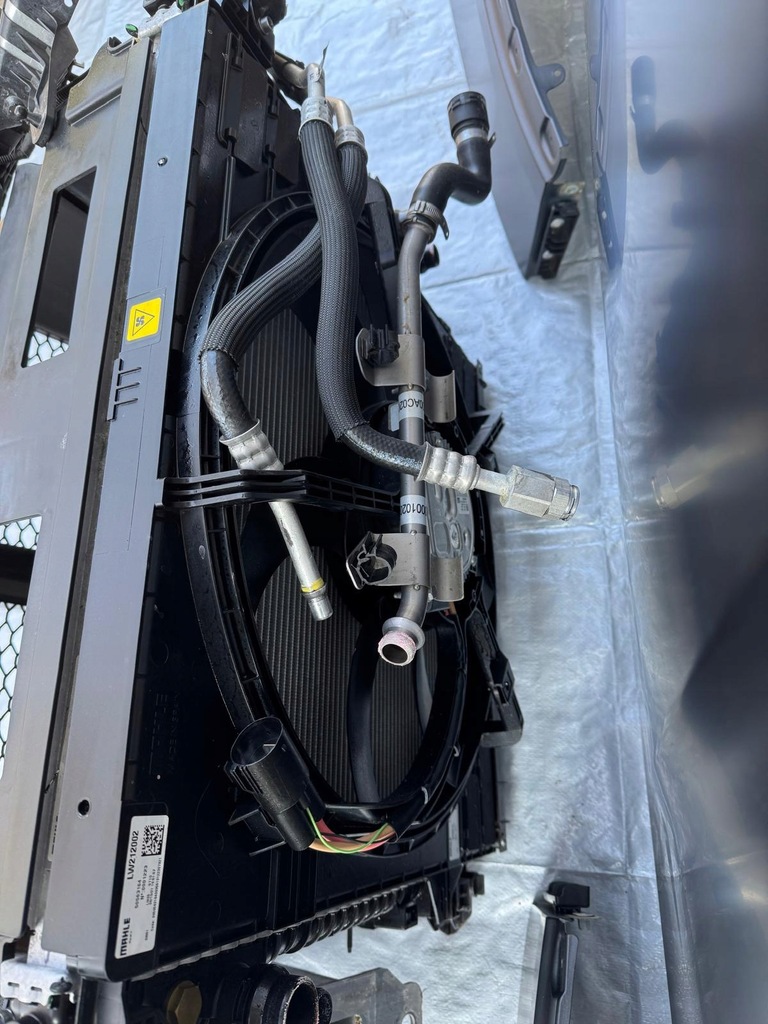 фото №12, Maserati grecale trofeo капот бампер крыло лампы pas