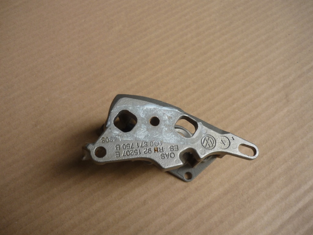 Кронштейн дах праве vw eos 1q0871750b Недорого