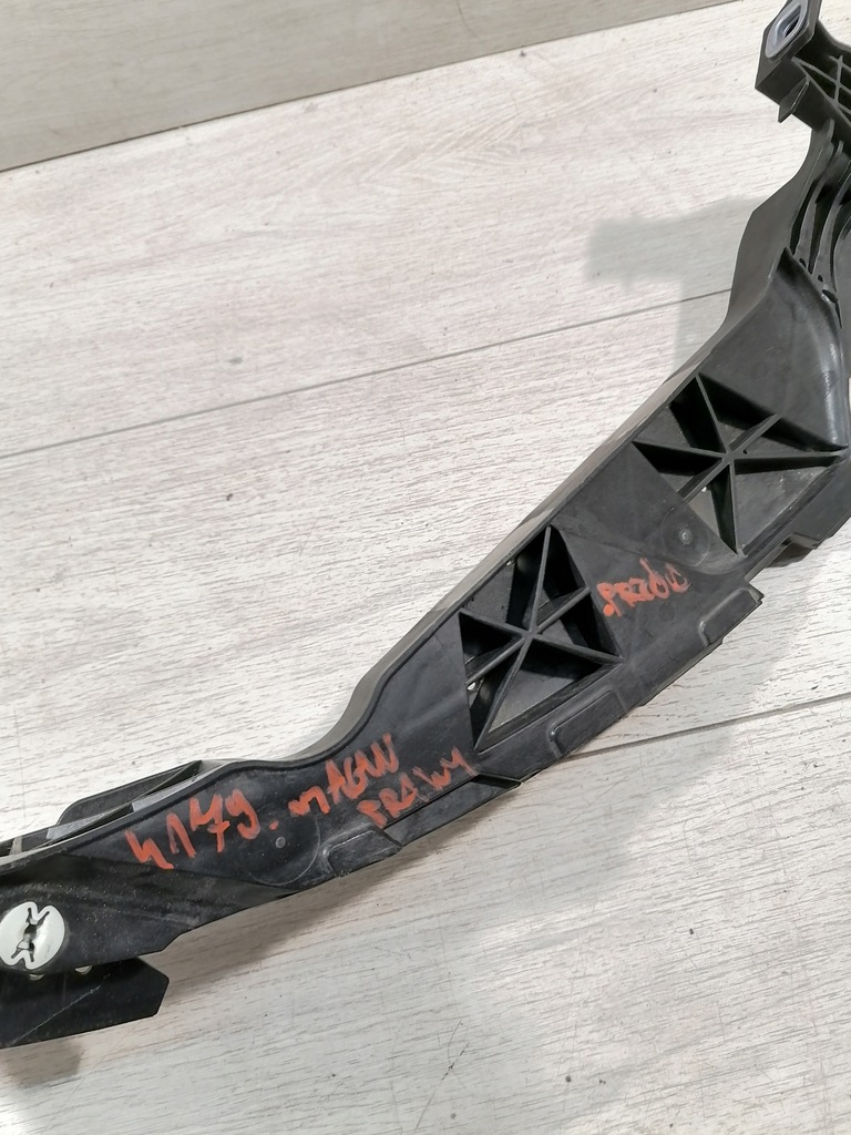 фото №9, Macan направляющая лампы правый перед 95b807890f