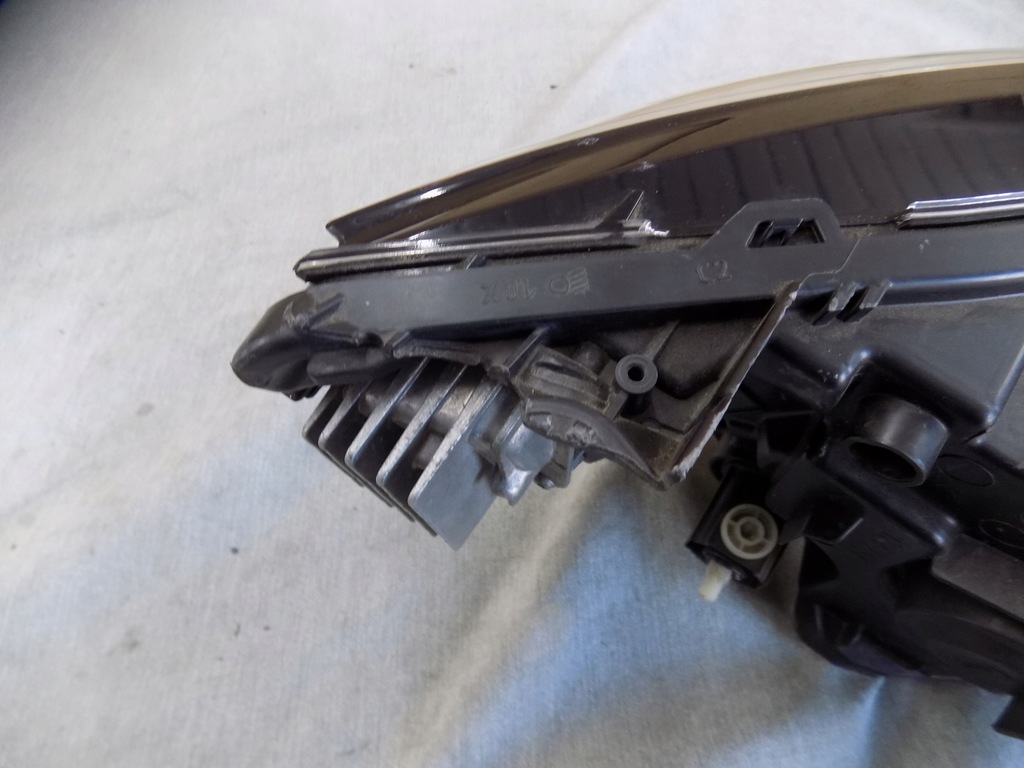 фото №11, Renault koleos 2 ii лампа led левый левая фара 260600731r 90202912 0rg