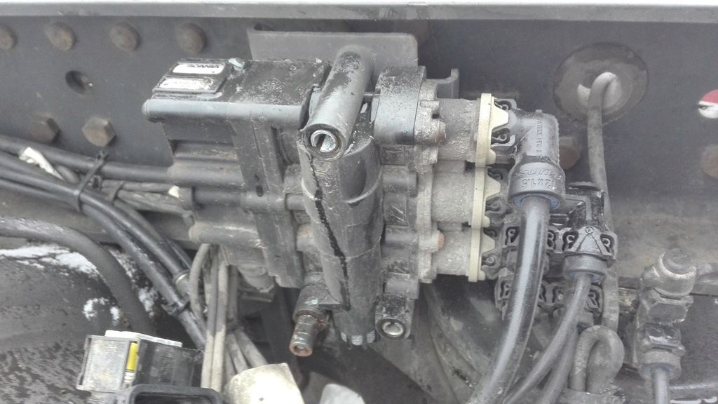 фото №1, Клапан ecas wabco scania r 1889795 250 zł netto