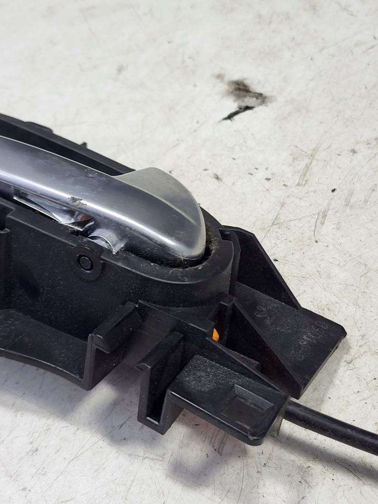 Замок дверь правый  задняя citroen c4 picasso 2 9810310980 Цена