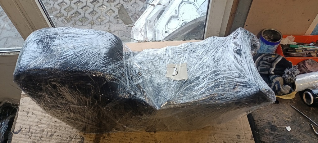 S-max mk1 galaxy mk3 06-14r подлокотник комплектный  piano black европа Недорого